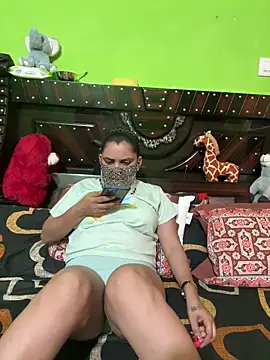 Snapshot of Curvy_shivani chatting on June 2026 03:45:01 PM Curvy shivani online show from June 2026 03:45:01 PM