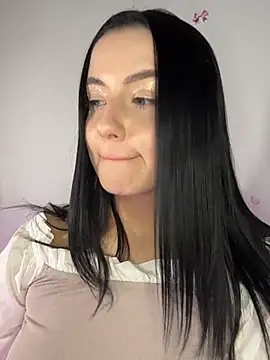 QueenL0la online show from June 2026 05:17:01 PM