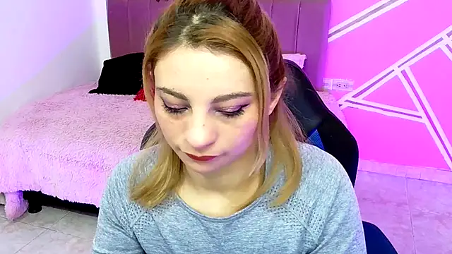 Snapshot of Barbie__sweet chatting on June 2026 12:44:02 PM Barbie sweet online show from June 2026 12:44:02 PM