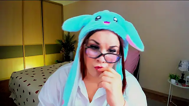 OliviaTwens online show from July 2026 09:16:02 AM