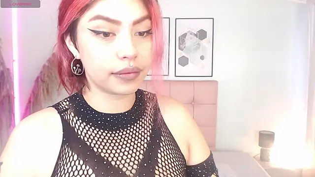 Snapshot of LilMoon_ chatting on June 2026 02:38:01 PM LilMoon online show from June 2026 02:38:01 PM