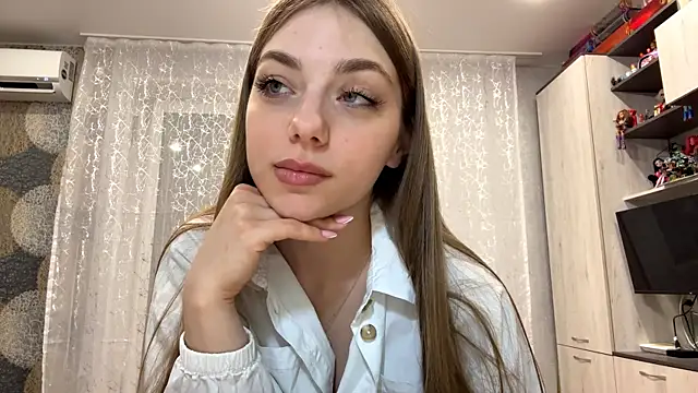Snapshot of KateLew chatting on May 2026 06:04:01 PM KateLew online show from May 2026 06:04:01 PM
