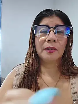 Snapshot of fire_mommy chatting on June 2026 09:57:01 PM fire mommy online show from June 2026 09:57:01 PM