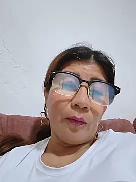 Snapshot of fire_mommy chatting on June 2026 09:05:02 PM fire mommy online show from June 2026 09:05:02 PM