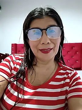 Snapshot of fire_mommy chatting on June 2026 10:31:01 PM fire mommy online show from June 2026 10:31:01 PM