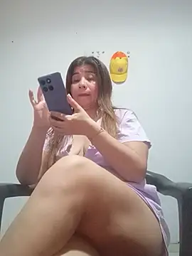 Snapshot of fire_mommy chatting on July 2026 09:52:01 PM fire mommy online show from July 2026 09:52:01 PM