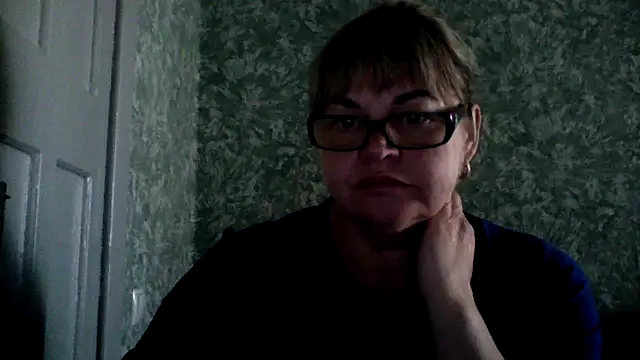 Snapshot of Empress211 chatting on June 2026 07:14:02 AM Empress211 online show from June 2026 07:14:02 AM