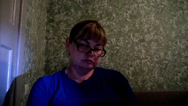 Snapshot of Empress211 chatting on June 2026 06:19:01 PM Empress211 online show from June 2026 06:19:01 PM