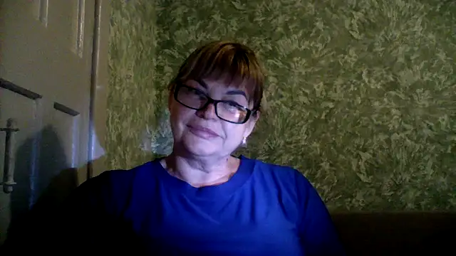 Snapshot of Empress211 chatting on June 2026 06:52:01 PM Empress211 online show from June 2026 06:52:01 PM