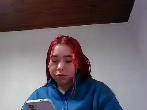 Snapshot of Annisofi000 chatting on June 2026 06:36:02 PM Annisofi000 online show from June 2026 06:36:02 PM