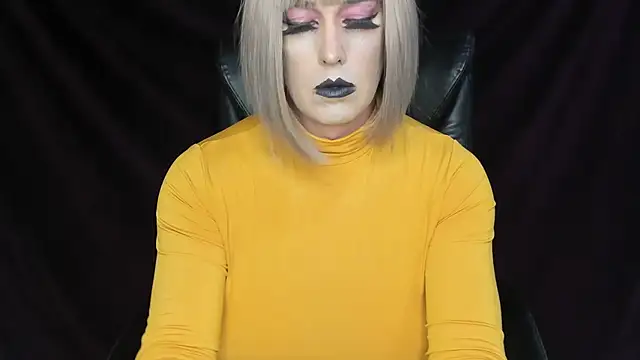 Snapshot of Danielle_tv33 chatting on March 2025 08:06:02 PM Danielle tv33 online show from March 2025 08:06:02 PM