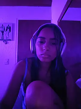 Snapshot of xcleila chatting on June 2026 06:00:02 AM xcleila online show from June 2026 06:00:02 AM