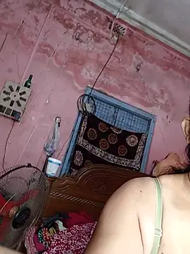 Snapshot of MoonLusty chatting on June 2026 03:24:02 AM MoonLusty online show from June 2026 03:24:02 AM