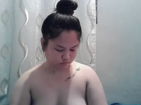 Snapshot of ThePrettySecret chatting on June 2026 10:19:01 AM ThePrettySecret online show from June 2026 10:19:01 AM