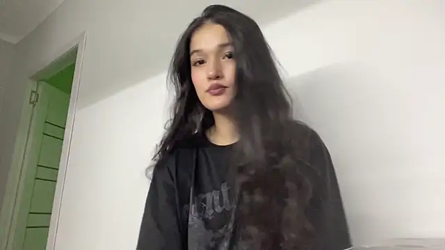 Snapshot of LisetteParajon chatting on June 2026 04:02:02 PM LisetteParajon online show from June 2026 04:02:02 PM