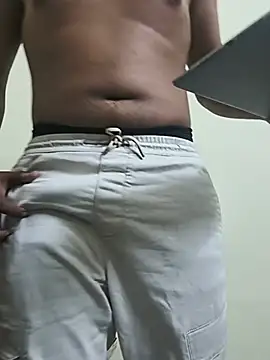 Snapshot of brownhydboi_afterdark chatting on June 2026 09:43:01 AM brownhydboi afterdark online show from June 2026 09:43:01 AM