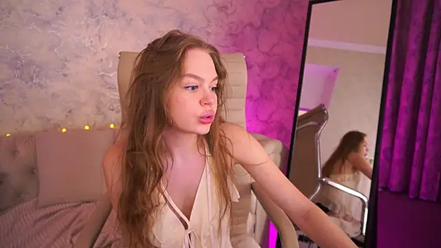 Snapshot of LilitMurrr chatting on June 2026 02:33:01 PM LilitMurrr online show from June 2026 02:33:01 PM