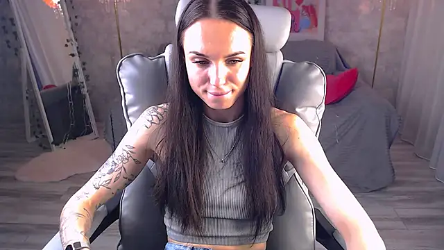 Snapshot of NicoleMerz chatting on June 2026 02:33:01 PM NicoleMerz online show from June 2026 02:33:01 PM