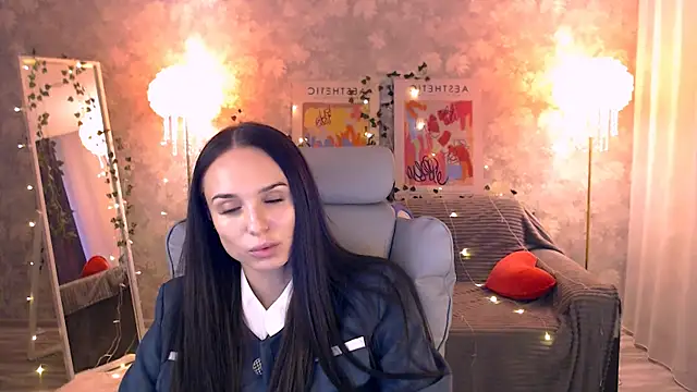 Snapshot of NicoleMerz chatting on June 2026 04:02:01 PM NicoleMerz online show from June 2026 04:02:01 PM