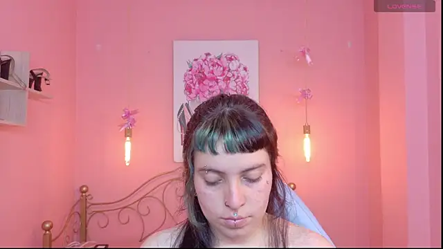 Snapshot of _sofia_smth_xx chatting on June 2026 01:09:02 PM sofia smth xx online show from June 2026 01:09:02 PM
