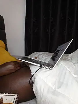 Snapshot of melaninglasskin chatting on June 2026 06:57:01 PM melaninglasskin online show from June 2026 06:57:01 PM
