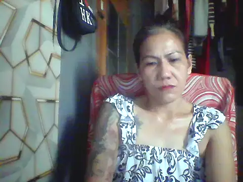 Snapshot of pinayheartaker chatting on June 2026 01:11:01 AM pinayheartaker online show from June 2026 01:11:01 AM