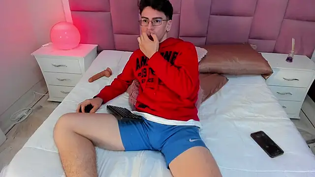 Snapshot of Evans_Lubov chatting on June 2026 01:37:01 PM Evans Lubov online show from June 2026 01:37:01 PM