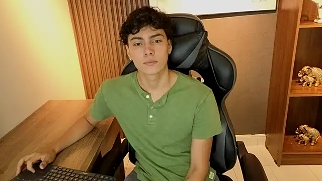 Snapshot of Esteban_Fire chatting on June 2026 11:45:02 AM Esteban Fire online show from June 2026 11:45:02 AM