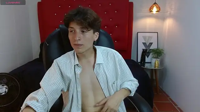Marcoviolet online show from June 2026 07:48:01 PM
