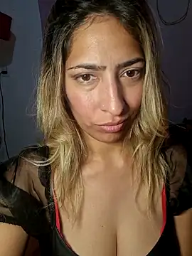 Snapshot of Angelinaxxx1995 chatting on May 2026 11:35:02 PM Angelinaxxx1995 online show from May 2026 11:35:02 PM