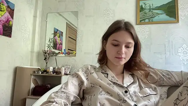 Snapshot of HeIen_cute chatting on June 2026 03:33:01 AM HeIen cute online show from June 2026 03:33:01 AM