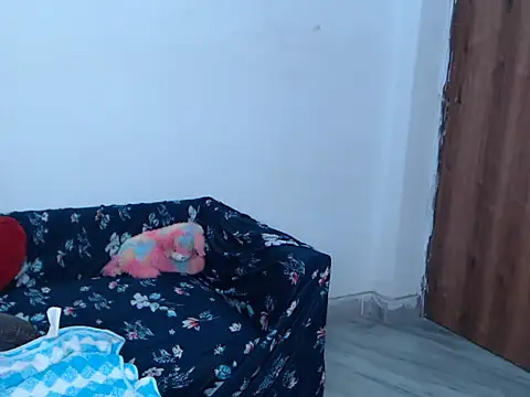 Snapshot of Sensual-bella chatting on May 2026 03:47:01 AM Sensual-bella online show from May 2026 03:47:01 AM