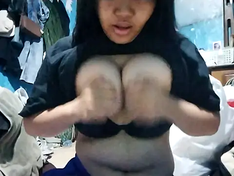 angelicnaughtybb online show from July 2026 05:53:02 PM