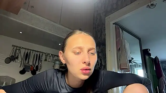 AlidaReff online show from June 2026 03:25:01 PM