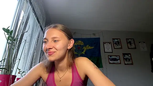 AlidaReff online show from June 2026 03:45:01 PM