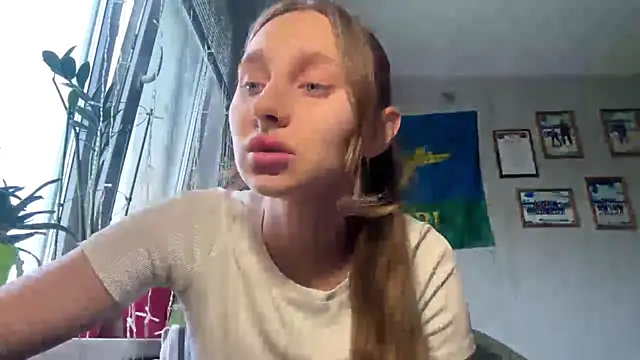 AlidaReff online show from June 2026 03:11:01 PM