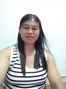 Snapshot of -Hatybi- chatting on May 2026 09:56:02 PM -Hatybi- online show from May 2026 09:56:02 PM