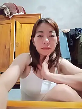 Snapshot of -Trinina- chatting on June 2026 05:08:01 PM -Trinina- online show from June 2026 05:08:01 PM