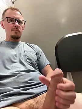 Hardpaul85 online show from June 2026 06:07:01 PM