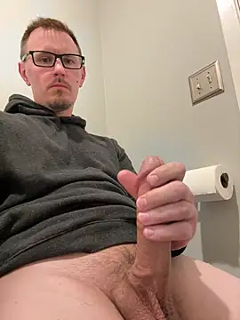 Hardpaul85 online show from June 2026 07:49:01 PM
