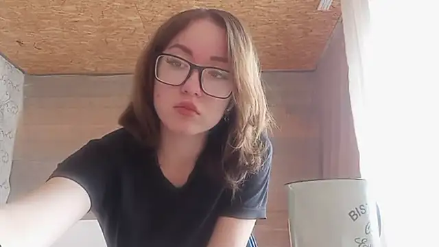 Snapshot of OliviaMoment chatting on June 2026 10:21:02 AM OliviaMoment online show from June 2026 10:21:02 AM