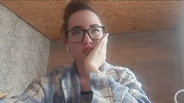 Snapshot of OliviaMoment chatting on June 2026 09:58:01 AM OliviaMoment online show from June 2026 09:58:01 AM