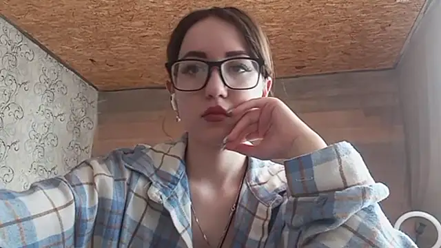 Snapshot of OliviaMoment chatting on June 2026 10:08:01 AM OliviaMoment online show from June 2026 10:08:01 AM