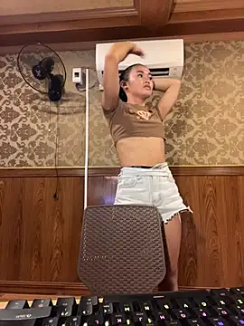bigcock janine online show from August 2026 02:55:02 AM