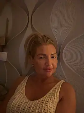 Snapshot of szexicicamica chatting on May 2026 07:15:01 PM szexicicamica online show from May 2026 07:15:01 PM