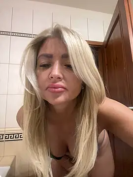Snapshot of szexicicamica chatting on June 2026 08:20:02 AM szexicicamica online show from June 2026 08:20:02 AM