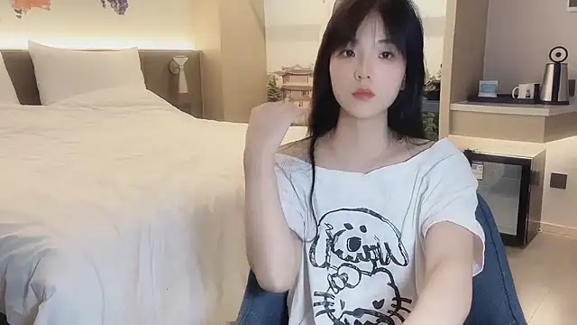 Louise-3 online show from July 2026 09:28:02 PM
