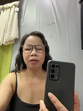 Snapshot of honghong_mother chatting on June 2026 01:43:02 AM honghong mother online show from June 2026 01:43:02 AM