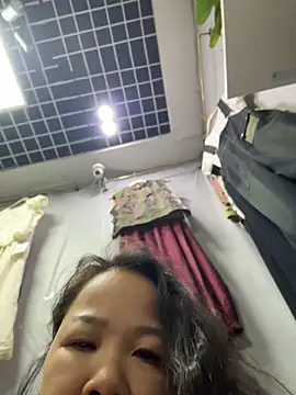 Snapshot of honghong_mother chatting on June 2026 12:19:02 AM honghong mother online show from June 2026 12:19:02 AM