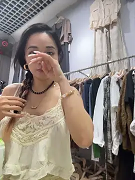 Snapshot of honghong_mother chatting on July 2026 12:13:01 PM honghong mother online show from July 2026 12:13:01 PM